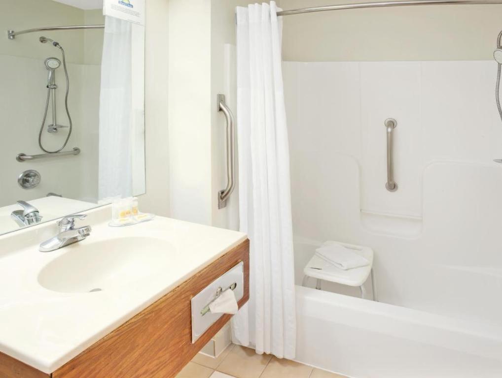 Halsted Inn And Suites Harvey - Chicago Southland Eksteriør bilde