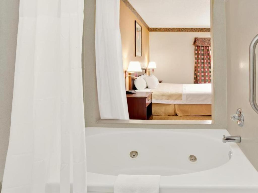 Halsted Inn And Suites Harvey - Chicago Southland Eksteriør bilde