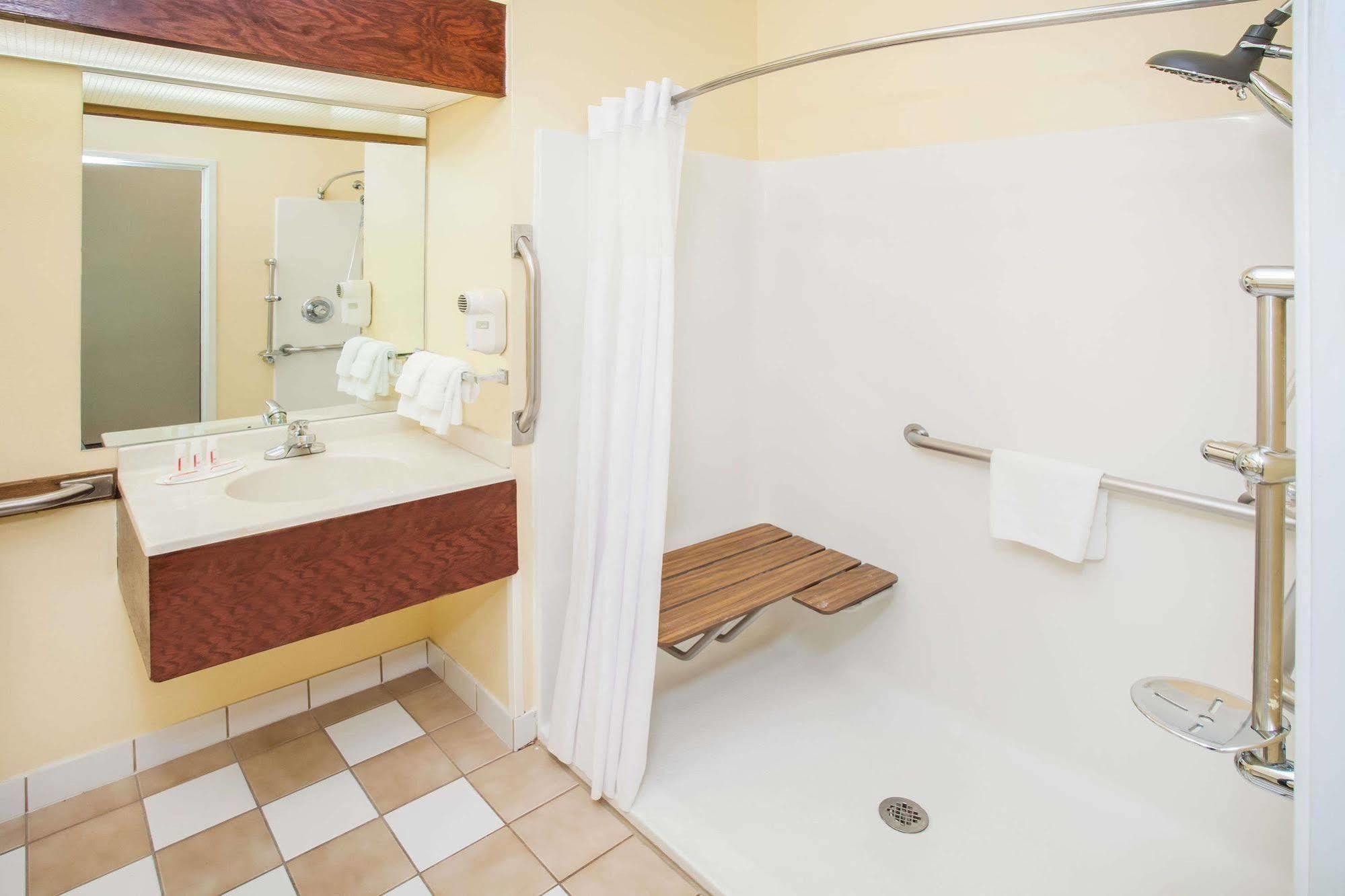 Halsted Inn And Suites Harvey - Chicago Southland Eksteriør bilde